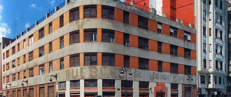 Edificio Cuadrado, Casa Rusa