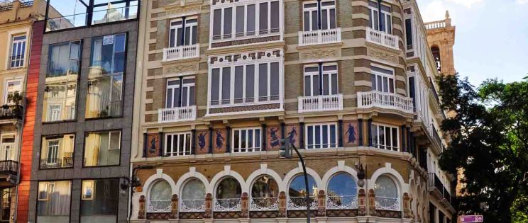 Edificio  Monforte antiguos almacenes " Isla de Cuba"