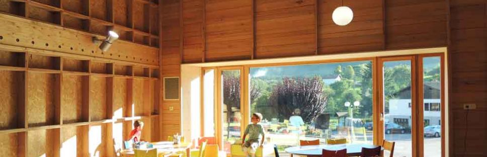 Centro escolar en Tendon, por HAHA Architecture