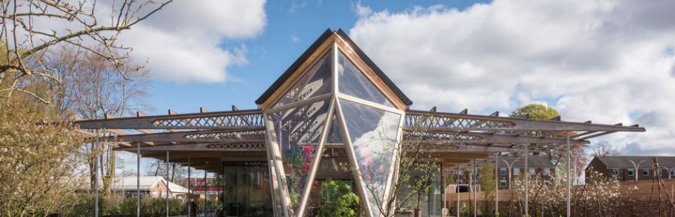 Maggie's Centre Manchester. Arq.: Foster + Partners. Imagen: Nigel Young / Foster + Partners Arquitectura y bienestar. Centros Maggie contra el cáncer.