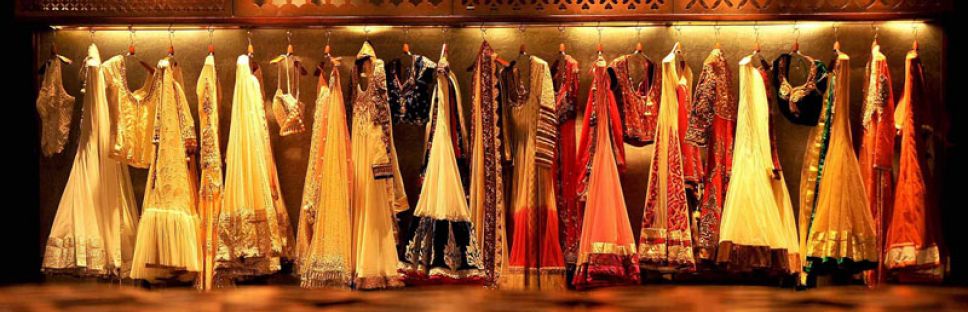 Charged Voids arquitectos diseñan una espectacular tienda dedicada a las novias