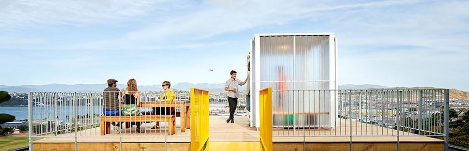 Aprovechamiento de espacios exteriores: 10x10 House, de Patchwork Architecture