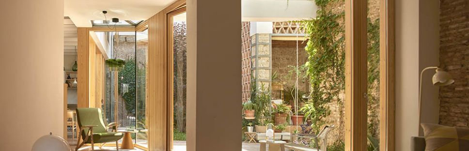 Casa de pueblo en la ciudad