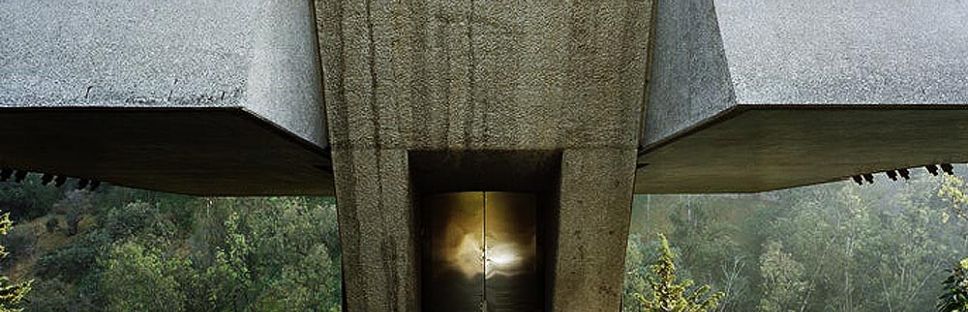 Geometría y gravedad: La Casa Taller de Agustín Hernández 