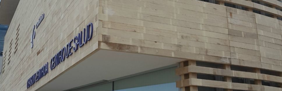 Piel de madera Accoya. Diseño de Centro Médico Santa Cruz de Campezo