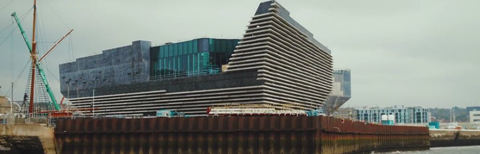 Museo de Diseño V&amp;A Dundee. Arquitecto Kengo Kuma