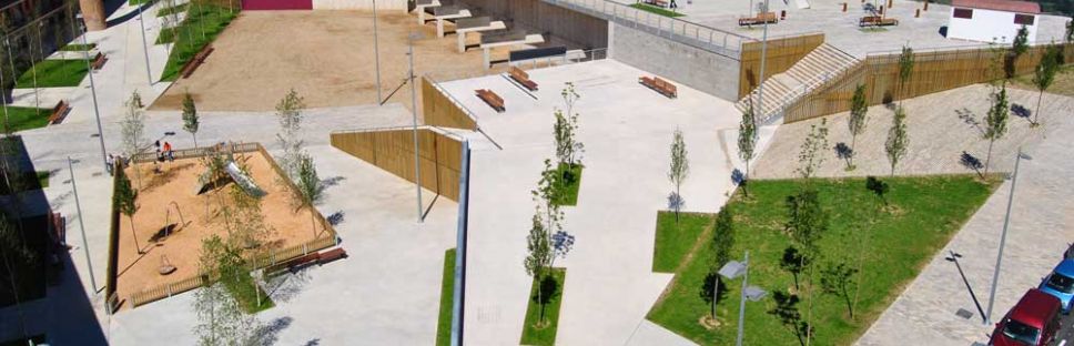 Parque de la Bòbila, el espacio público en desnivel por Espinàs i Tarrasó