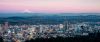 Imagen de Portland con el monte Hood al fondo